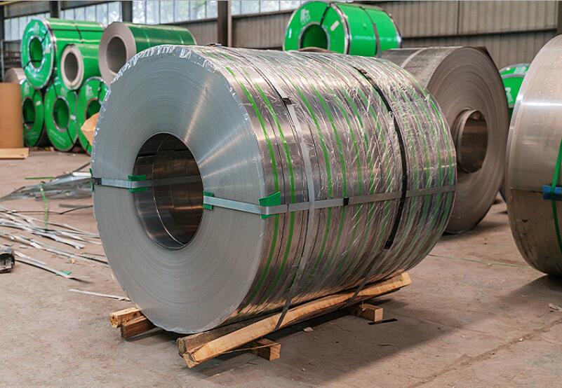 Stainless steel rolling plate