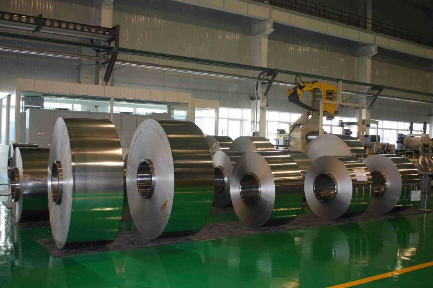Stainless steel rolling plate